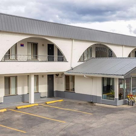Howard Johnson By Wyndham Downtown Kamloops Eksteriør bilde