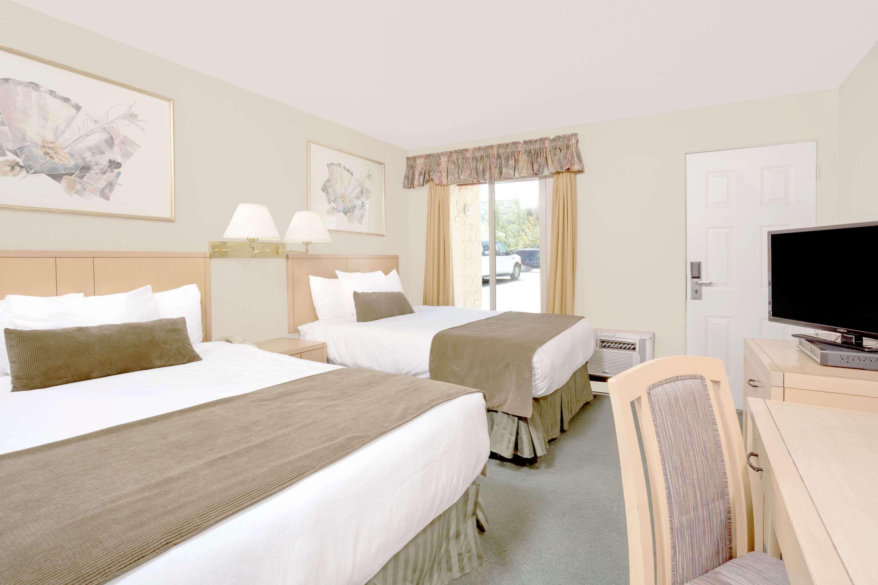 Howard Johnson By Wyndham Downtown Kamloops Eksteriør bilde