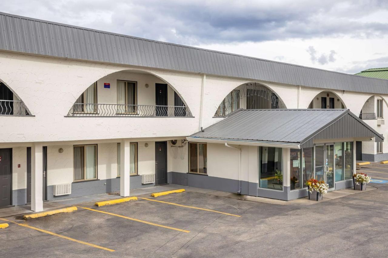 Howard Johnson By Wyndham Downtown Kamloops Eksteriør bilde