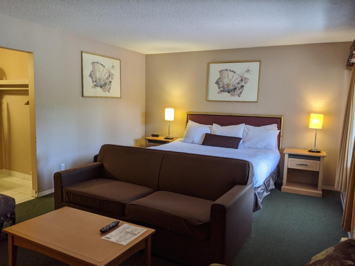 Howard Johnson By Wyndham Downtown Kamloops Eksteriør bilde